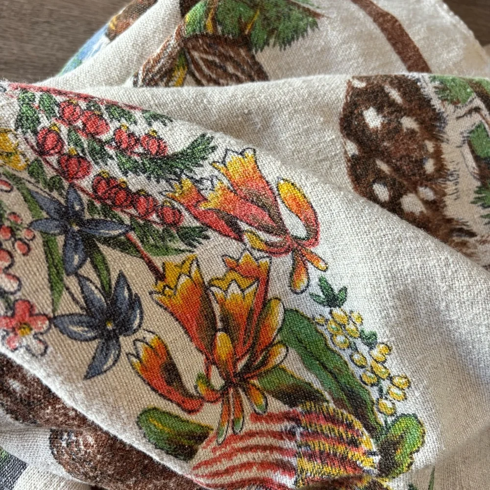 VTG Wildlife of Australia Animal Floral Print Linen Tapestry
